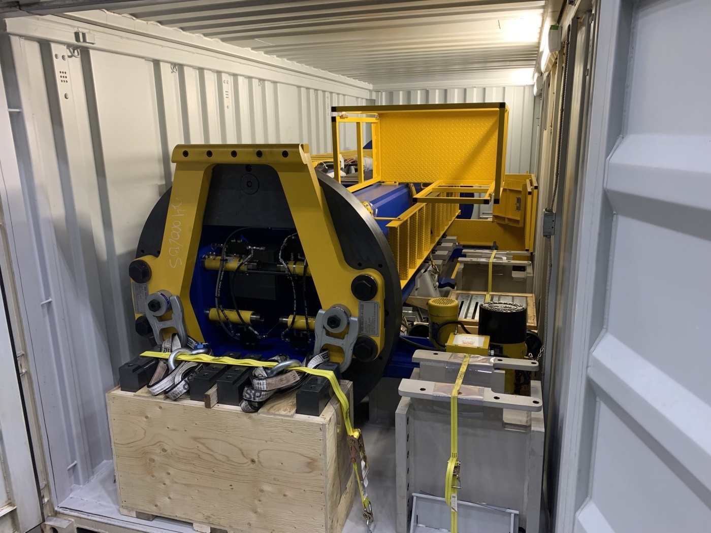 Machine-tool open top containers shipping